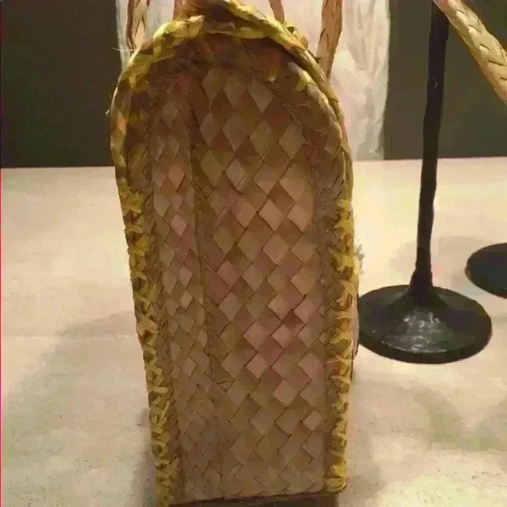 Straw Purse - Picture 6 of 11